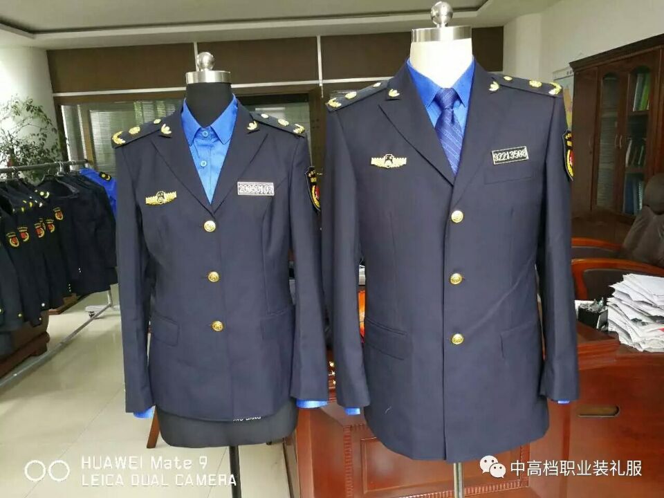 税务制服，法治社会构建的关键基石