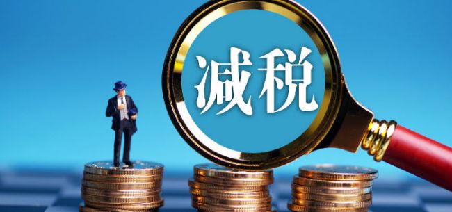 优化税收管理，提升税务绩效与社会经济效益的故事